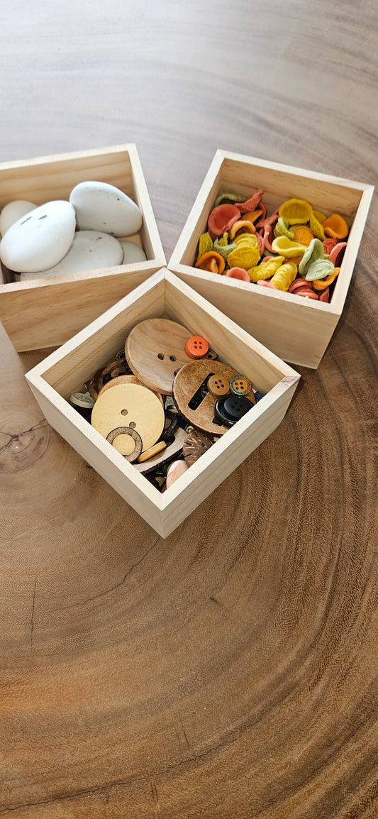 Voel-en sorteerbakjes-loose parts