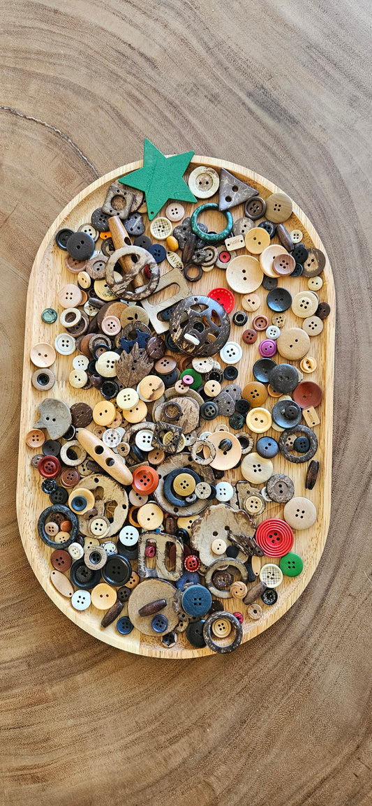 Voel-en sorteerbakje met houten knopen 250 gram-loose parts